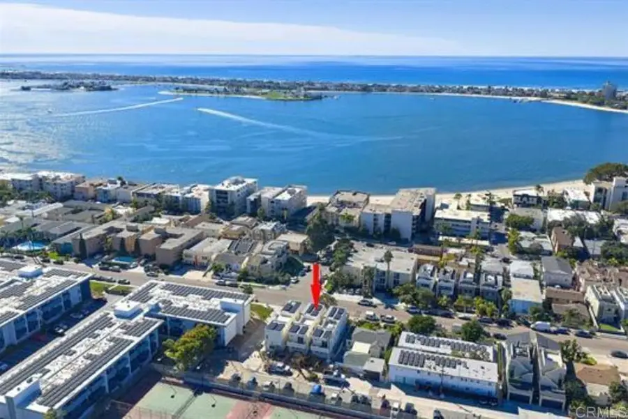 3905 Haines, San Diego, CA 92109 - #2