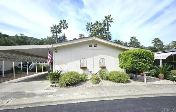 8975 Lawrence Welk Drive #424, Escondido, CA 92026