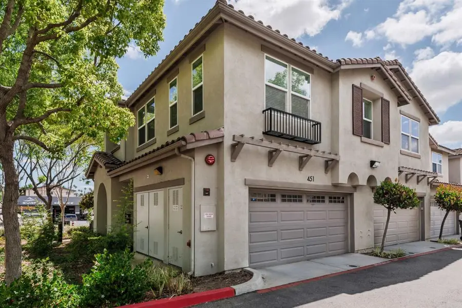 451 Avenida De La Luna, Vista, CA 92083 - #2