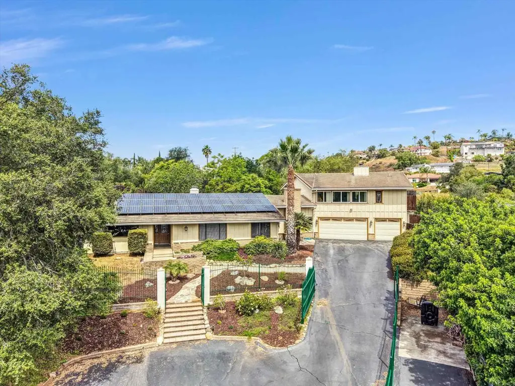 3056 Overhill Drive, Vista, CA 92084 - #1