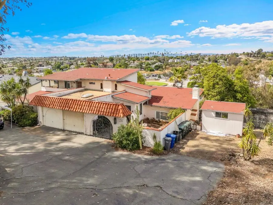 306 Ocean View Drive, Vista, CA 92084 - #2