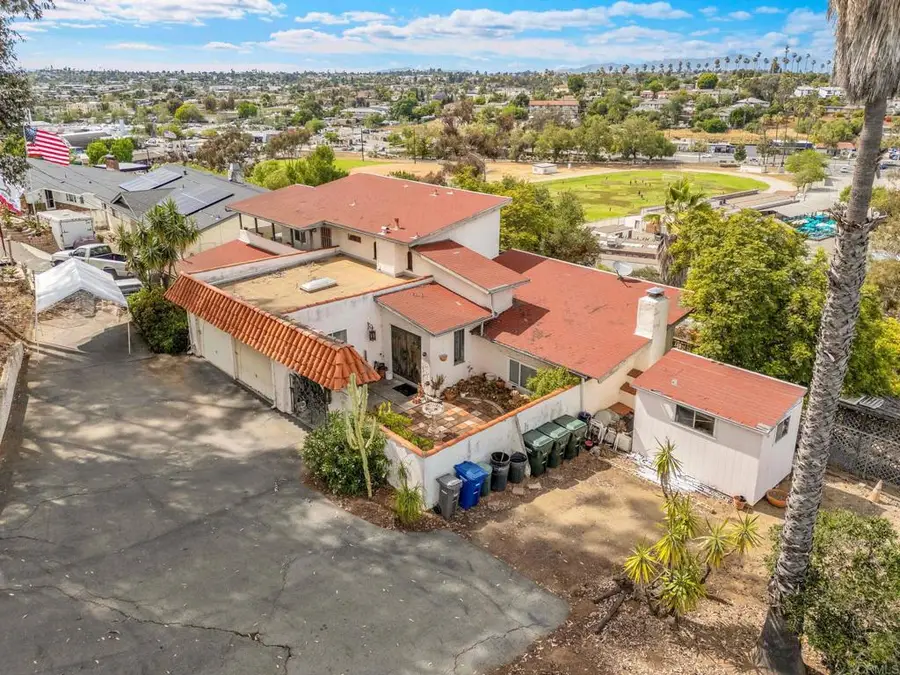 306 Ocean View Drive, Vista, CA 92084 - #3