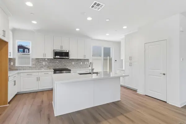 711 Kingbird Loop, Oceanside, CA 92058