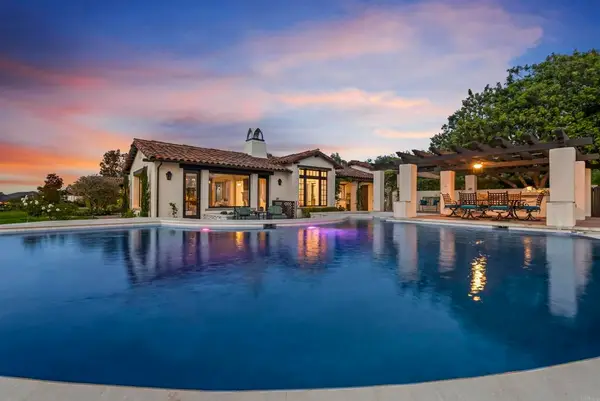 8062 Entrada De Luz E, San Diego, CA 92127