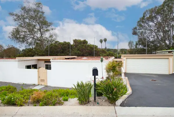 3621 Vista Campana S #11, Oceanside, CA 92057