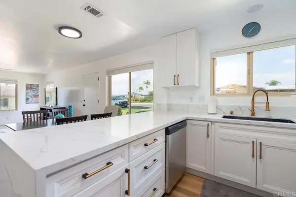 1025 Plover Way, Oceanside, CA 92057