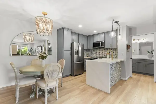 1855 Diamond #218, San Diego, CA 92109