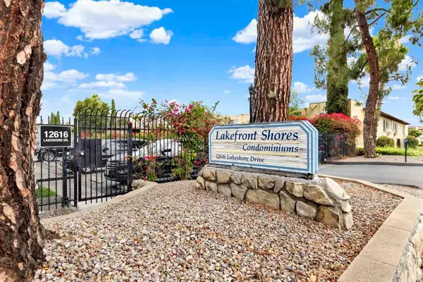 12616 Lakeshore Dr #24, Lakeside, CA 92040