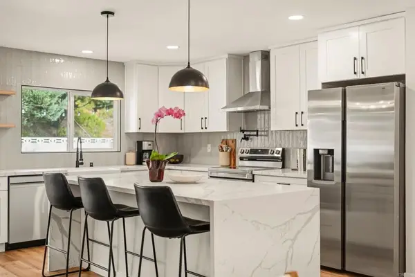 952 La Tierra Drive, San Marcos, CA 92078