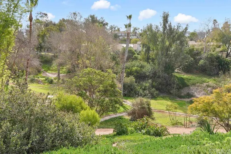 960 Woodlake Dr, Cardiff By The Sea, CA 92007 - #2