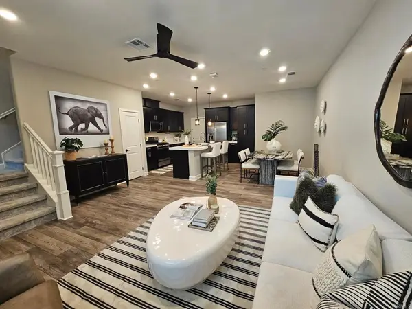 1118 Delpy View Point, Vista, CA 92084