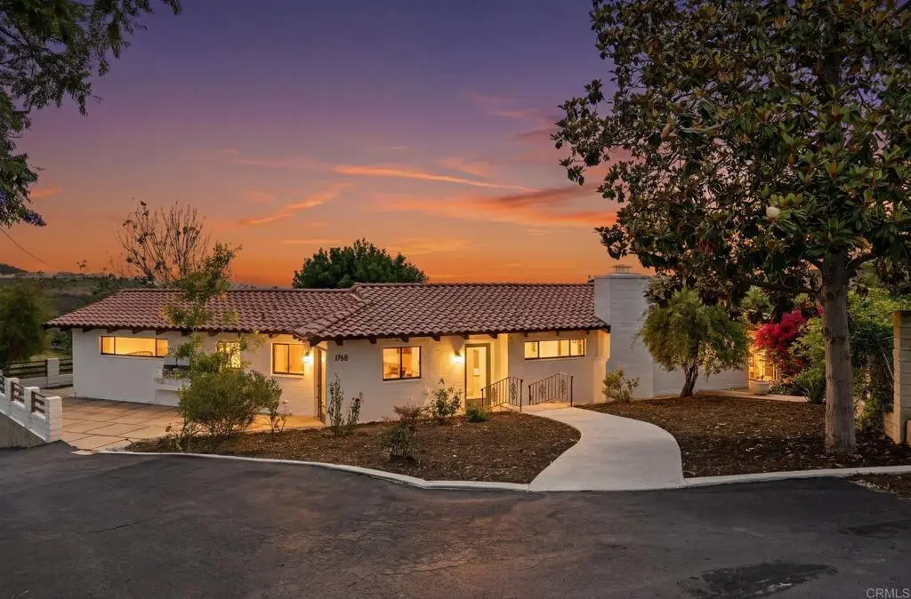 1765 Robinhood Road, Vista, CA 92084 - #1