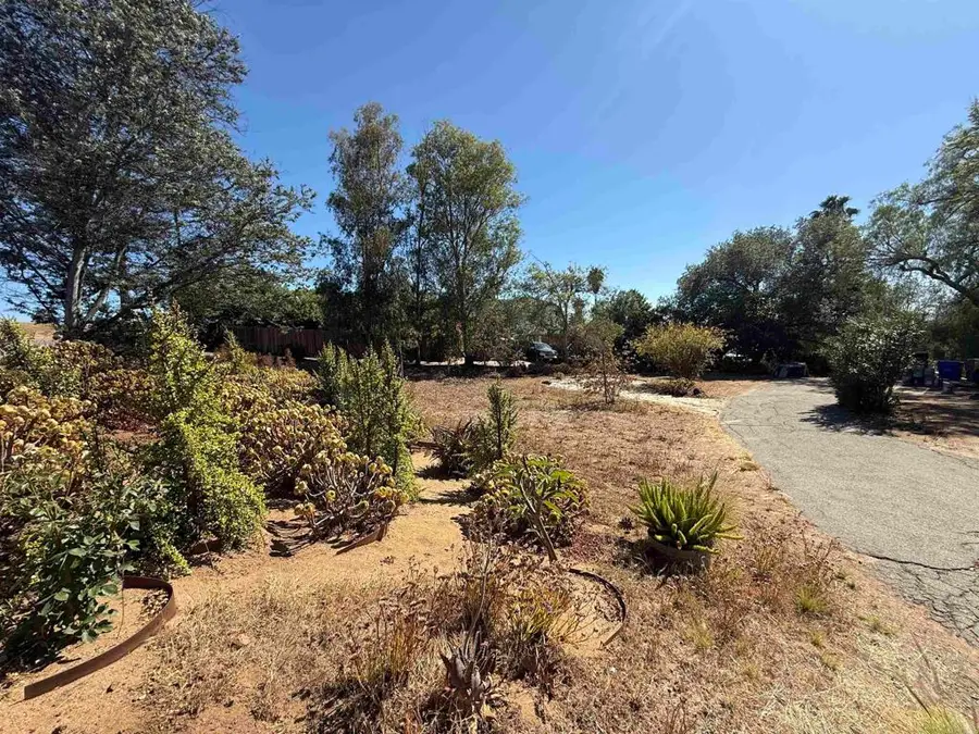 231 S Stage Coach Lane, Fallbrook, CA 92028 - #3