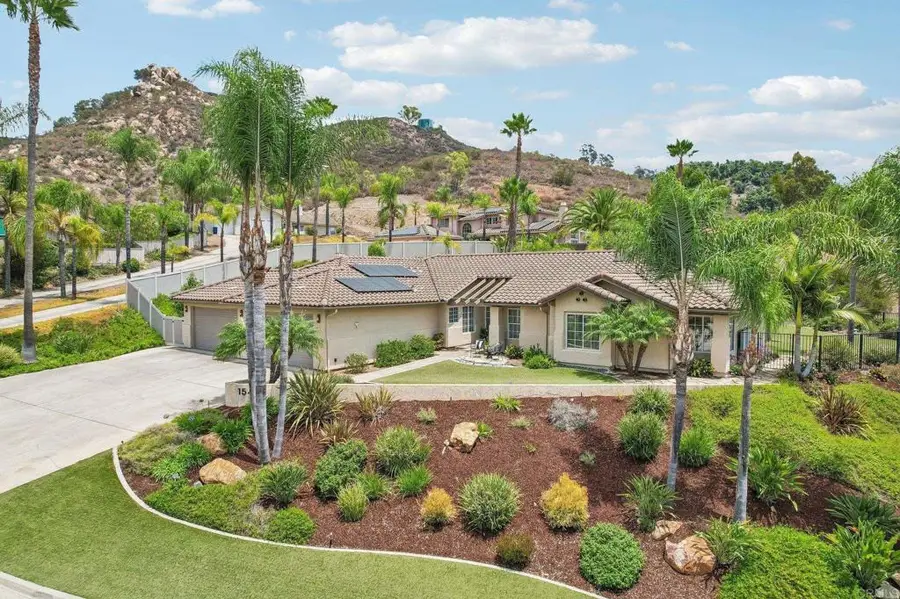1542 Glasgow Ln, Escondido, CA 92027 - #2