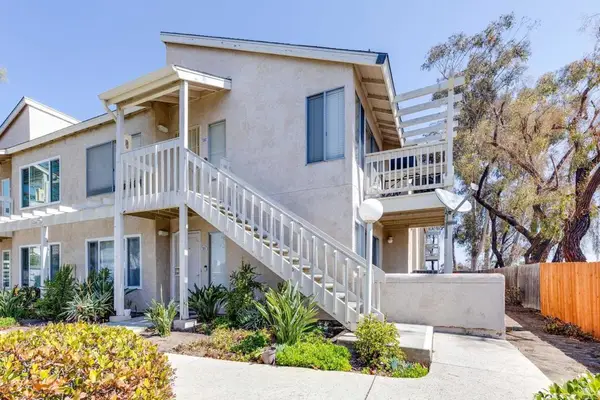 201 Diamond Way #222, Vista, CA 92083