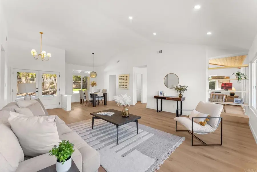 938 Evergreen Lane, Vista, CA 92084 - #2