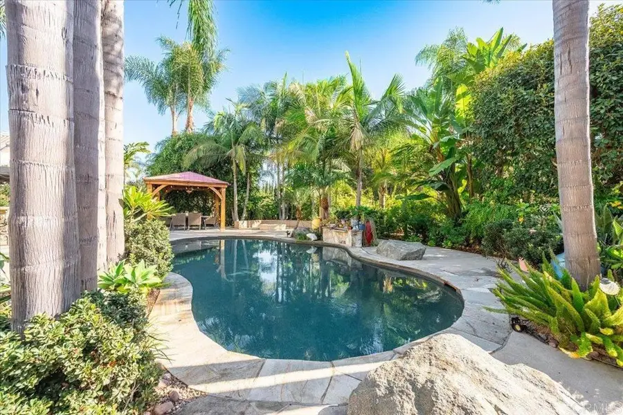 654 Cantara Ln, Vista, CA 92081 - #3