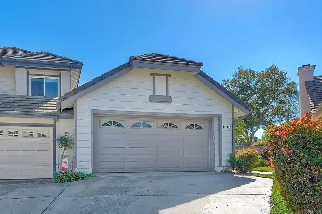 1810 Spyglass Cir, Vista, CA 92081 - #1