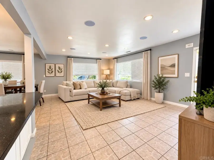 609 Spires Street, Vista, CA 92083 - #2