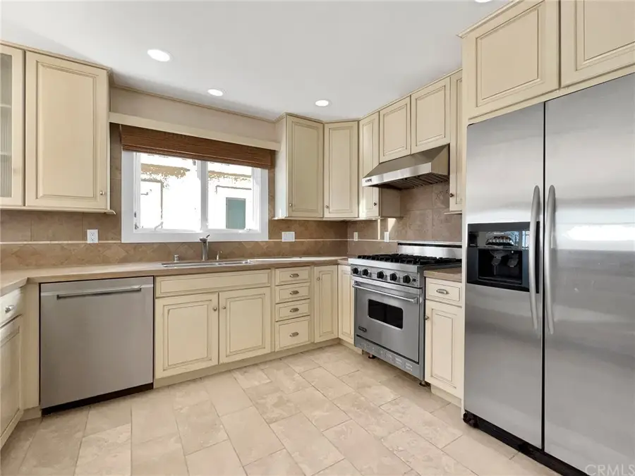 203 8th, Newport Beach, CA 92661 - #2