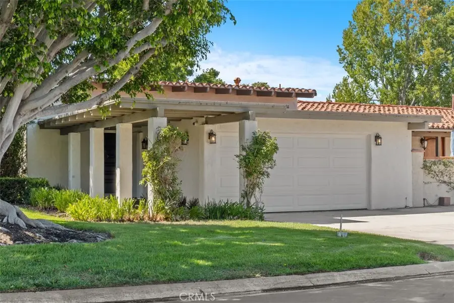 525 Vista Flora, Newport Beach, CA 92660 - Image #2