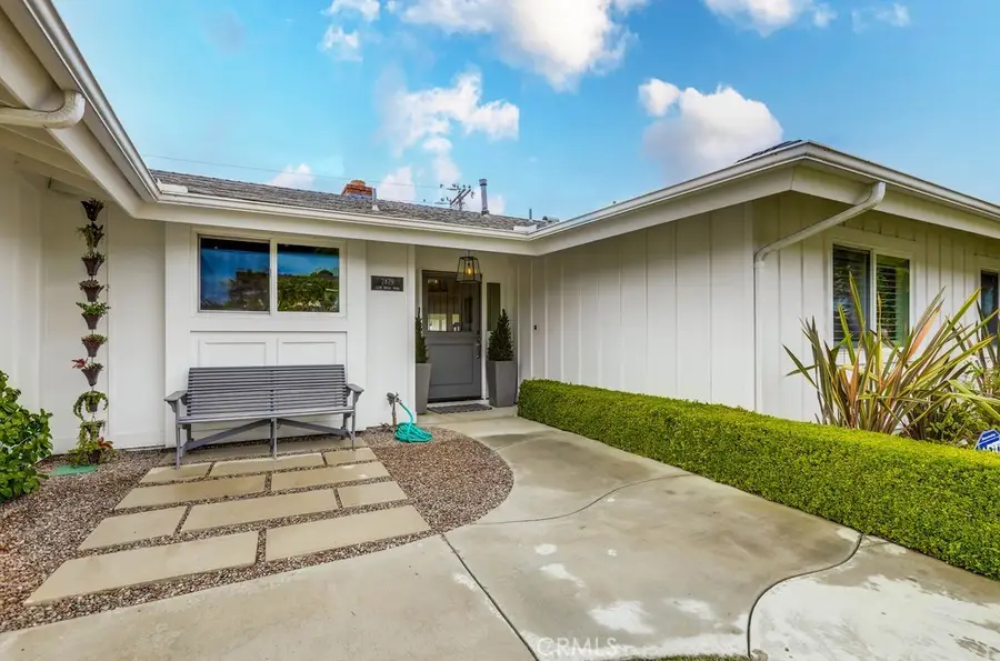 2879 Club House Rd, Costa Mesa, CA 92626 - Image #3