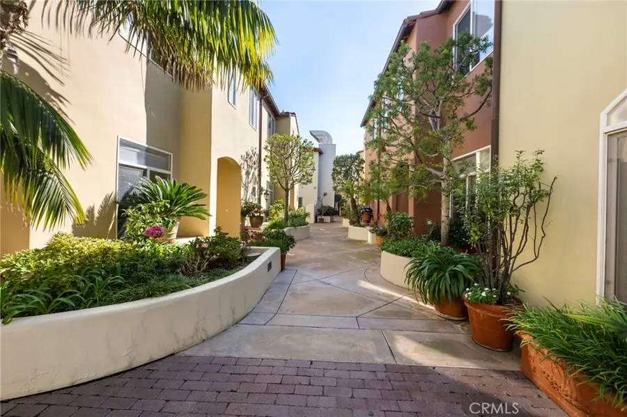 328 5th Street, Huntington Beach, CA 92648 - #3