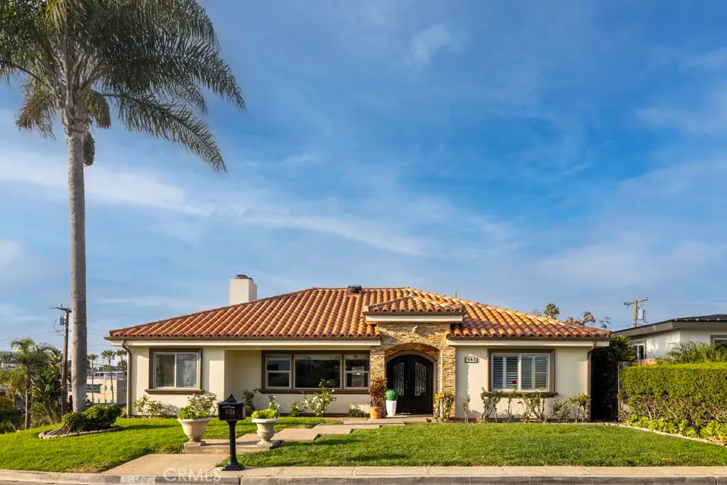 401 Holmwood, Newport Beach, CA 92663 - #1