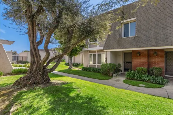 2157 W Essex Circle, Anaheim, CA 92804