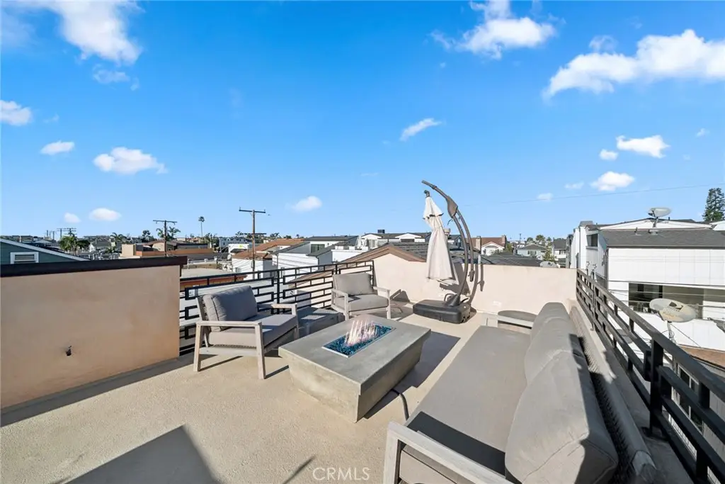 417 1/2 Poinsettia Avenue, Corona Del Mar, CA 92625 - Image #1