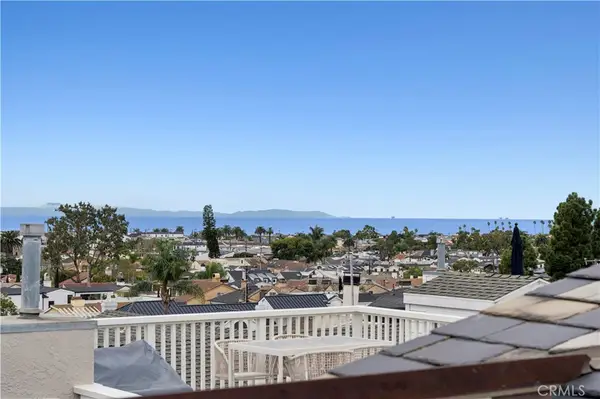 1/2 Poinsettia, Corona Del Mar, CA 92625