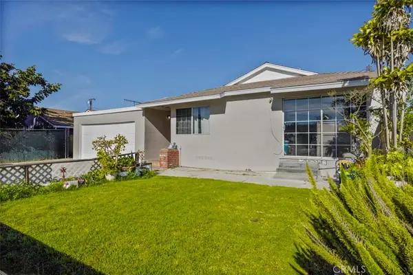 674 Senate Street, Costa Mesa, CA 92627