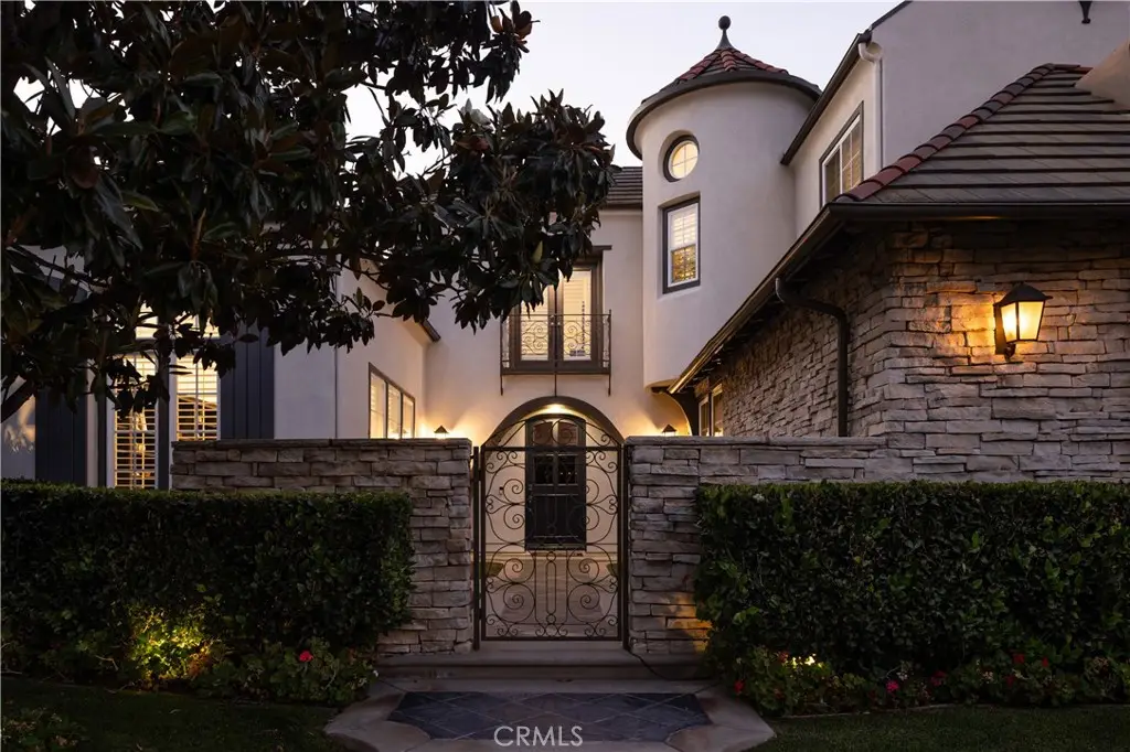 23 Cervantes, Newport Beach, CA 92660 - #1