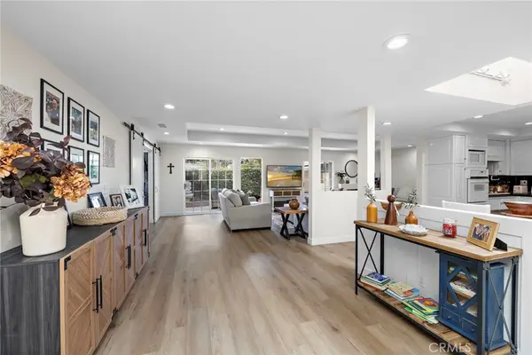 2435 Marseilles Way, Costa Mesa, CA 92627