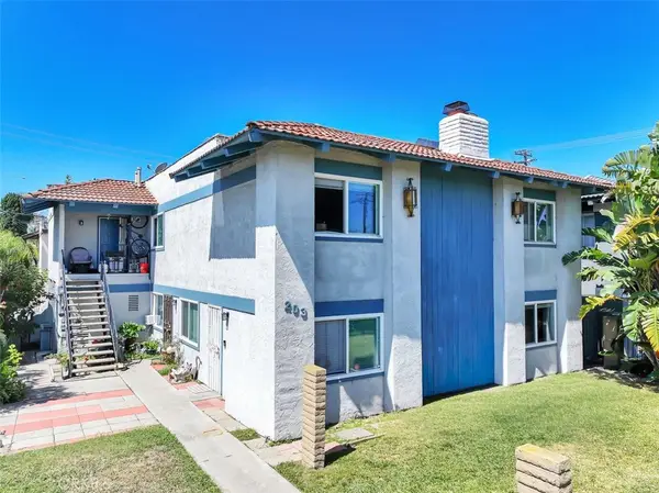 203 Ogle Street, Costa Mesa, CA 92627