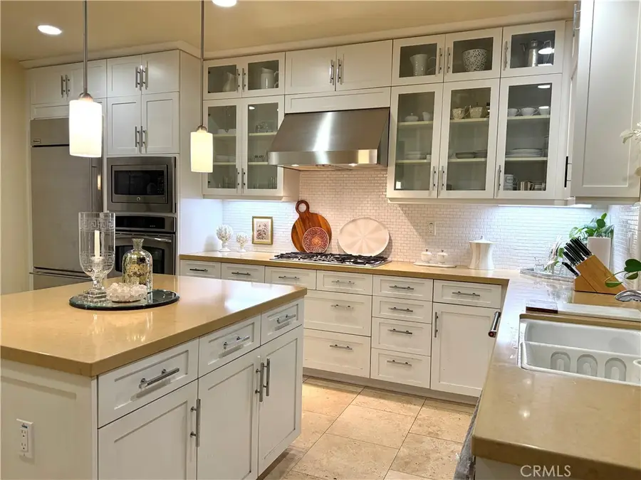 23 Vantis, Aliso Viejo, CA 92656 - #2