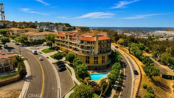 2700 E Panorama Drive #208, Signal Hill, CA 90755