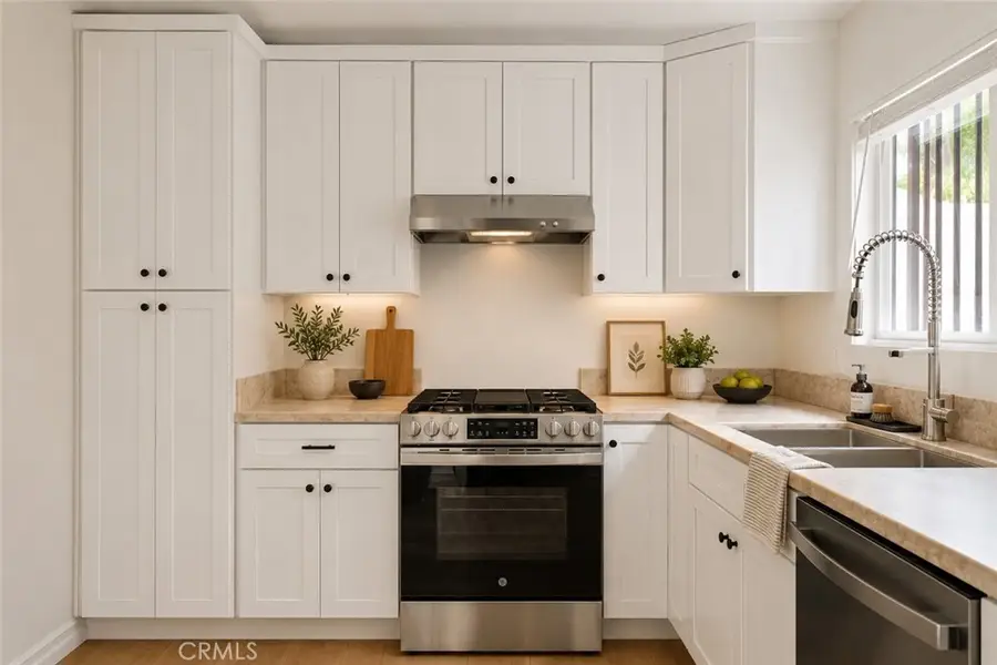 9201 Wakefield Ave #1, Panorama City, CA 91402 - #3