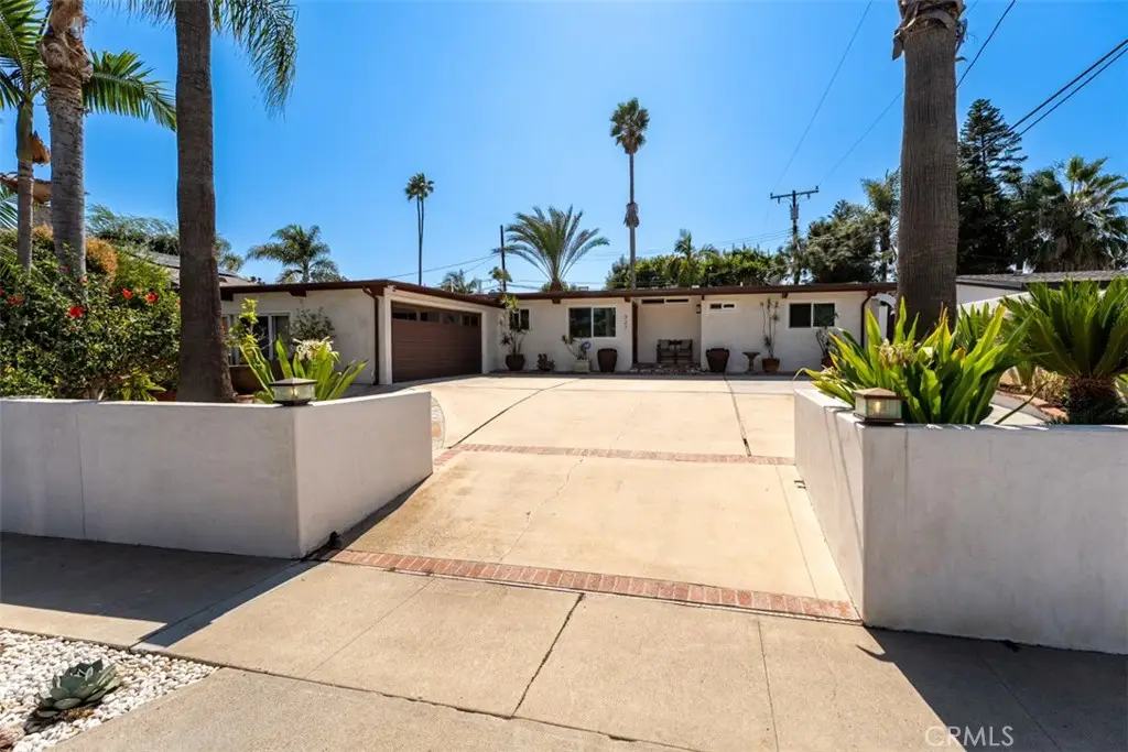 327 Santa Isabel, Newport Beach, CA 92660 - #1