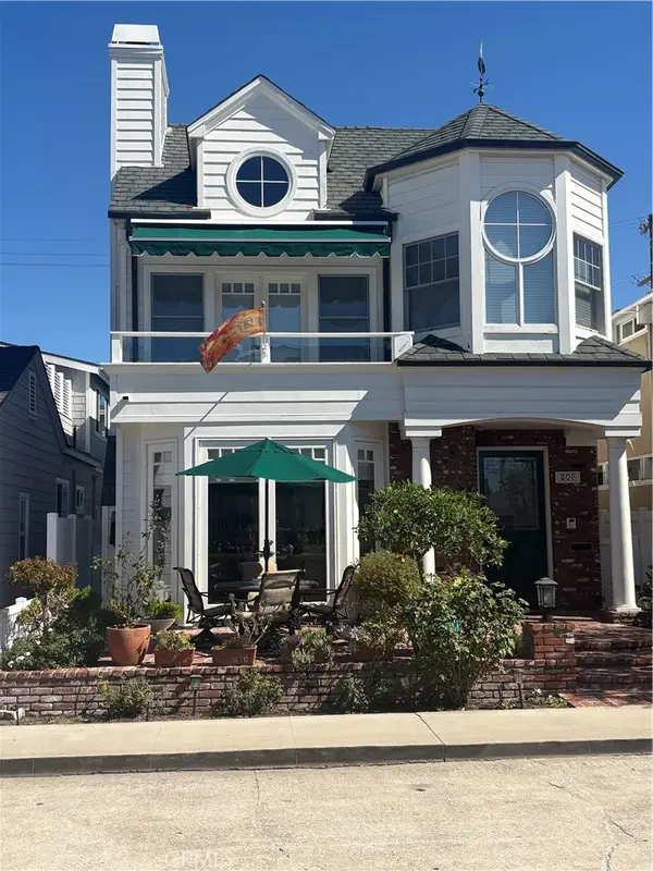 302 Ruby Avenue, Newport Beach, CA 92662