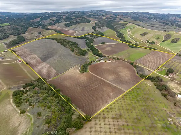 2135 Live Oak Rd, Paso Robles, CA 93446