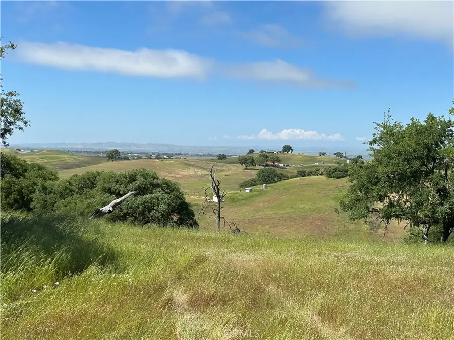 1975 Hidden Acre Ln, Paso Robles, CA 93446 - Image #2