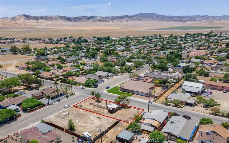 613 S Union Avenue, Avenal, CA 93204 - Image #2