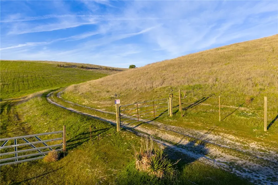 3520 Yosemite Place, Paso Robles, CA 93446 - #2