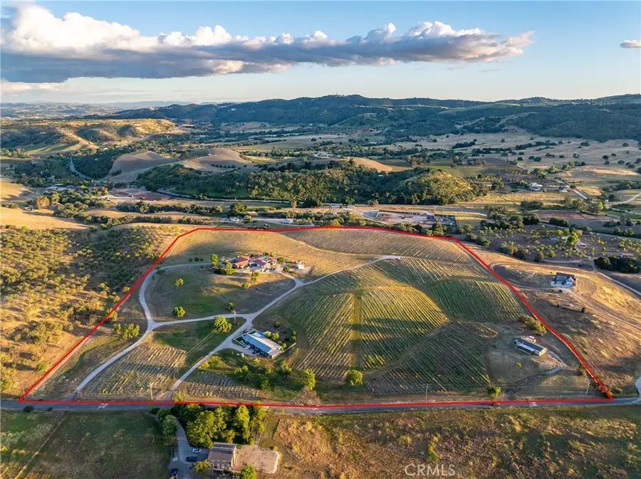 2325 Bella Tierra, Paso Robles, CA 93446 - #3