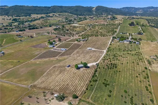 5720 Vista Serrano Way, Paso Robles, CA 93446