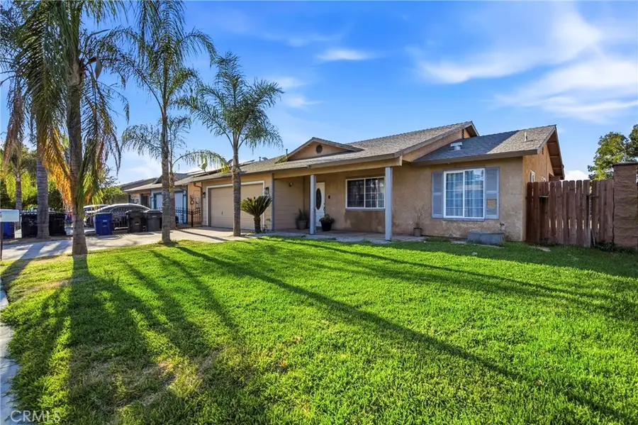 676 E Bobbi Avenue, Earlimart, CA 93219 - #2