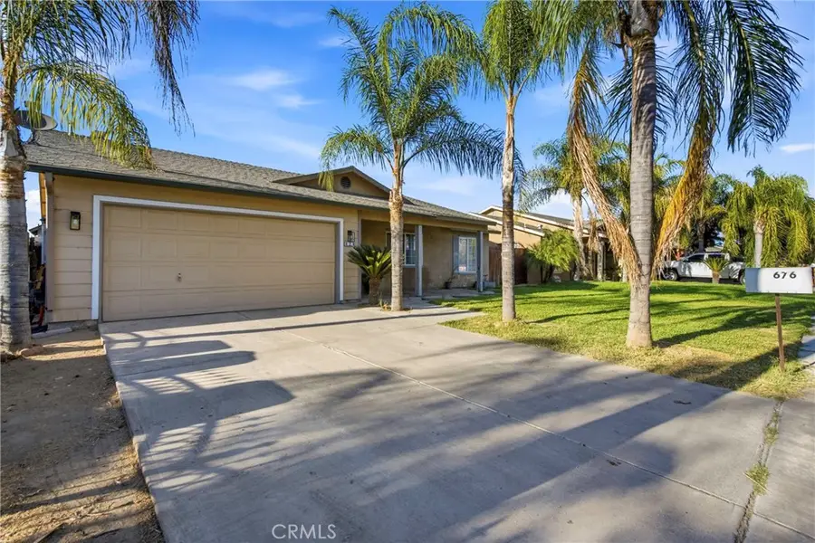 676 E Bobbi Avenue, Earlimart, CA 93219 - #3