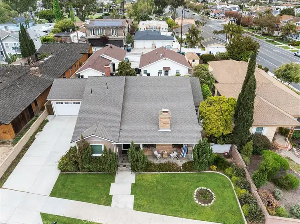 945 10th Street, Huntington Beach, CA 92648