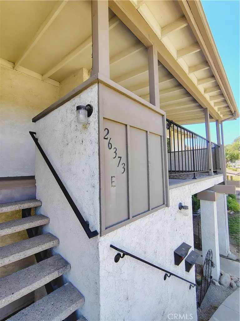 26373 Oak Highland Drive #E, Newhall, CA 91321 - Image #2